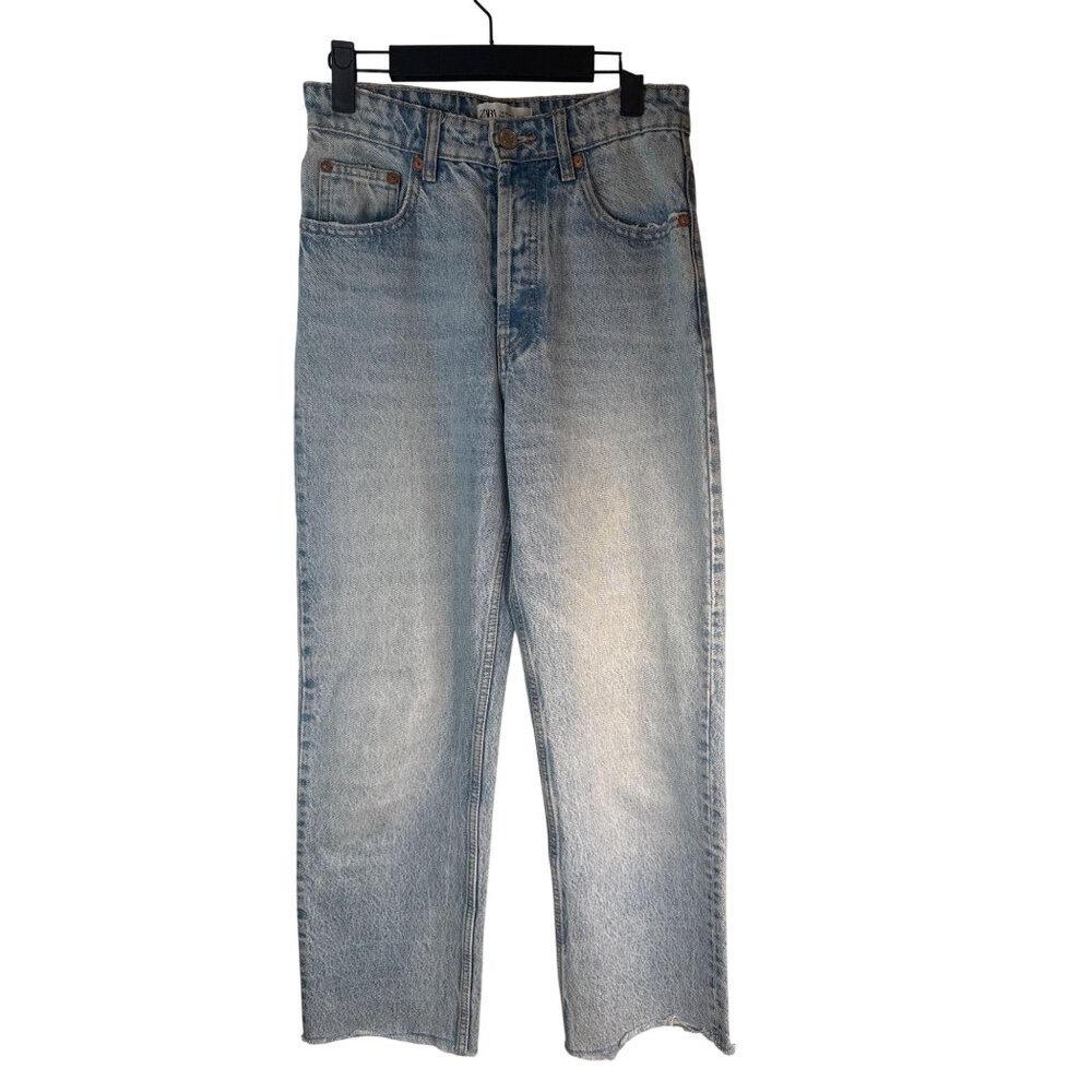 ZARA Light Wash Size 4 Straight Leg Denim Jeans With Raw Hem Detail